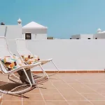 Lyra, Piscina Climatizada 빌라 *