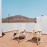 Lyra, Piscina Climatizada 빌라