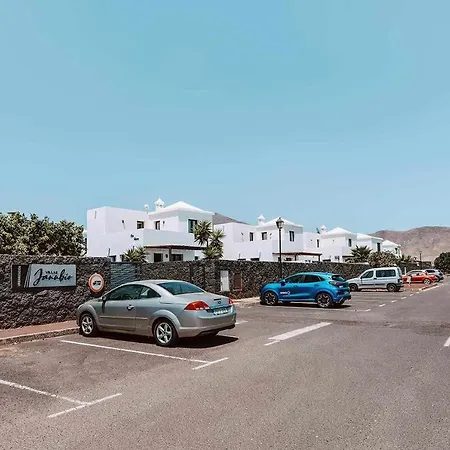 Lyra, Piscina Climatizada Villa