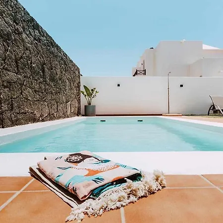 Villa Lyra Piscina Climatizada *